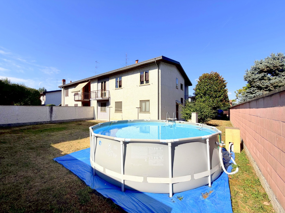 Villa - Image 2