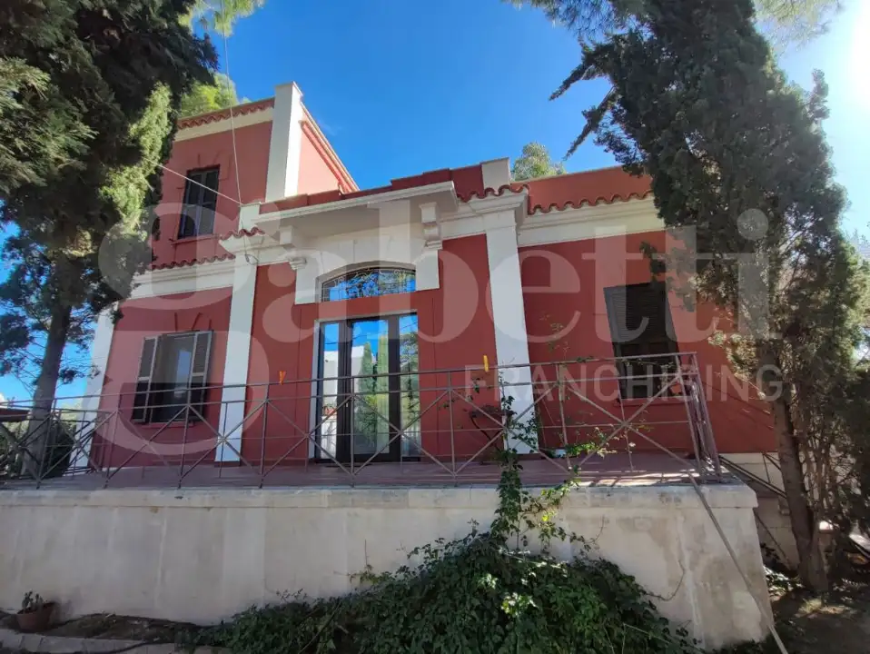 Villa - Image 1