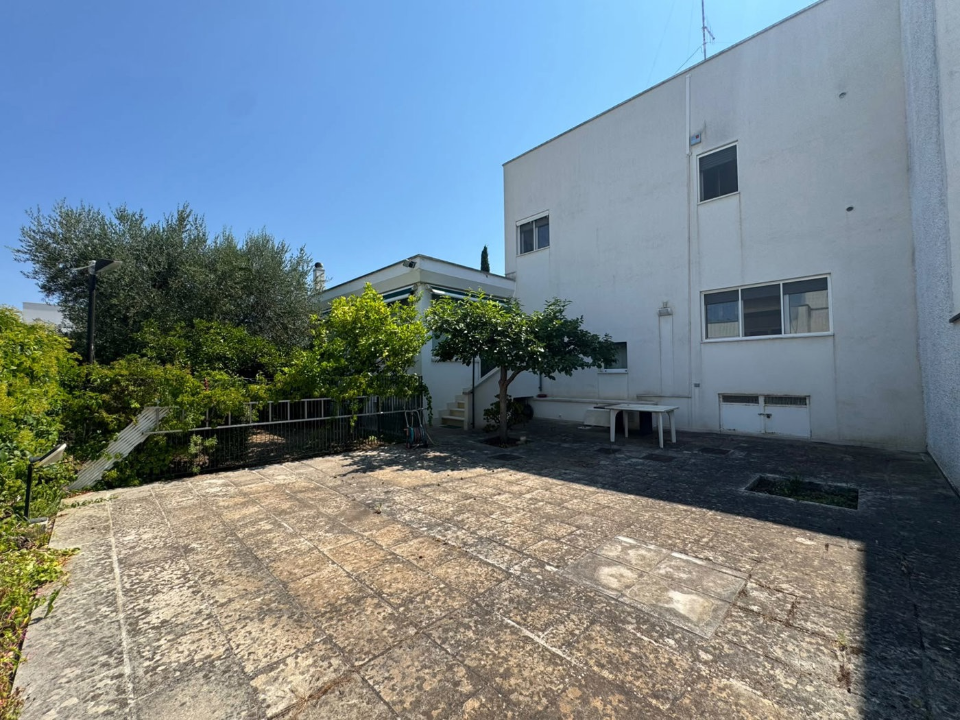 Villa - Image 20
