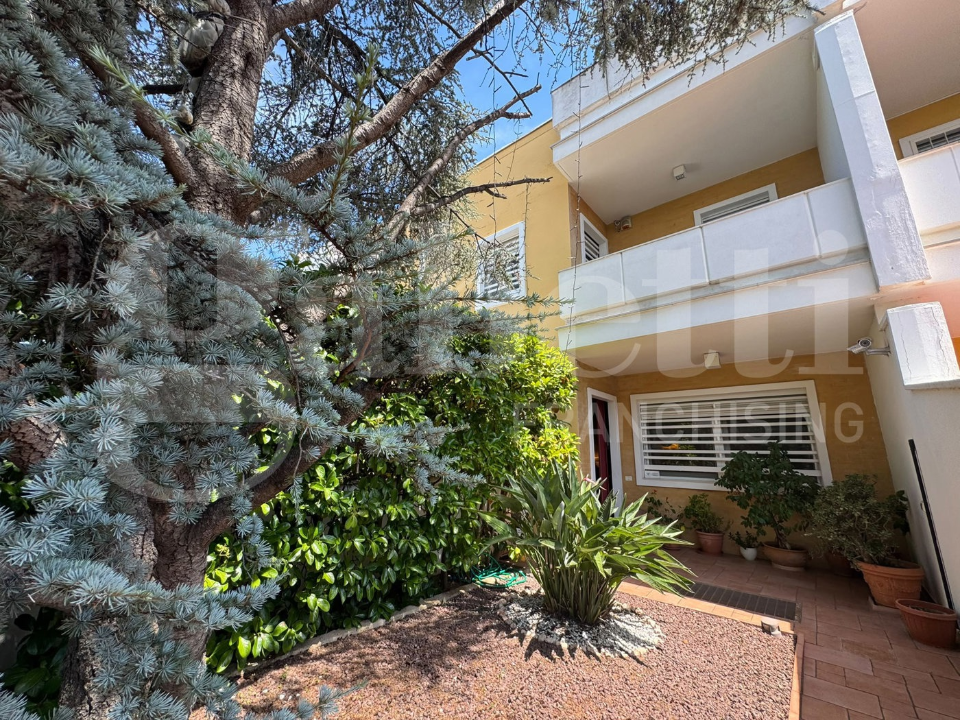 Villa - Image 1