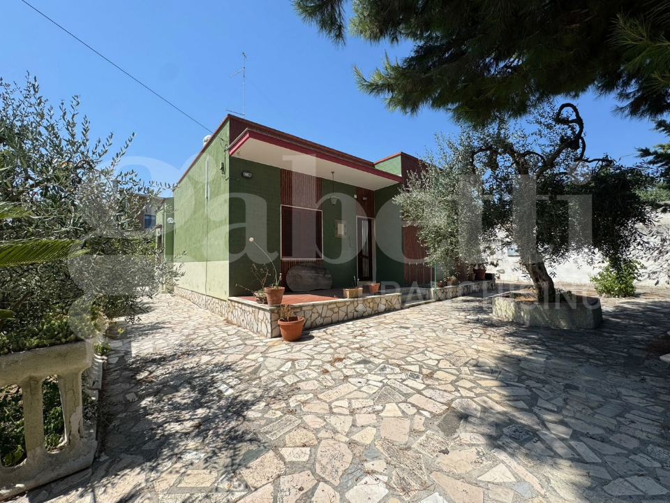Villa - Image 2