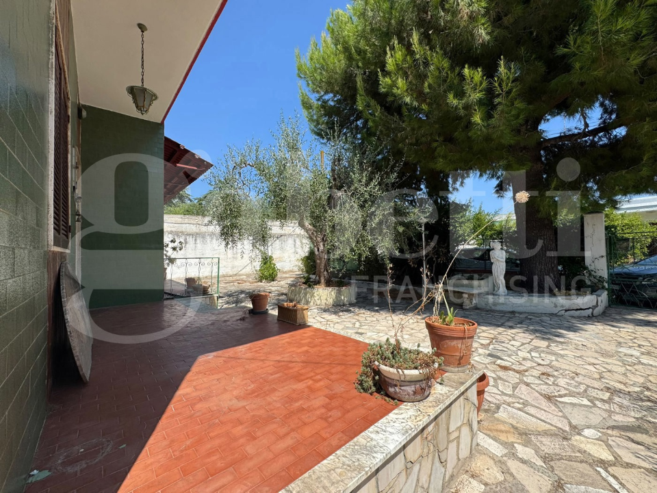 Villa - Image 4