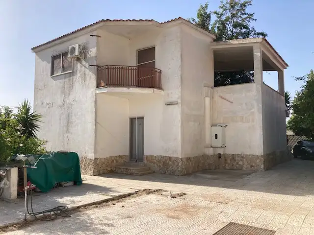 Villa - Image 1