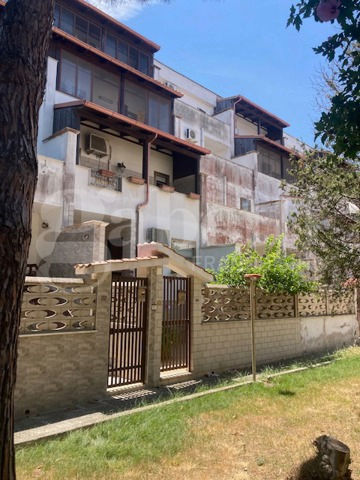 Villa - Image 1