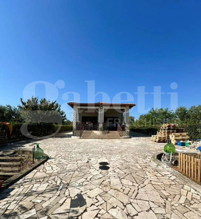 Villa - Image 1