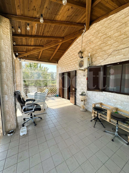Villa - Image 2