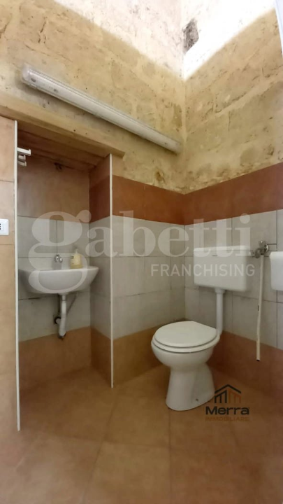Altro - Image 7