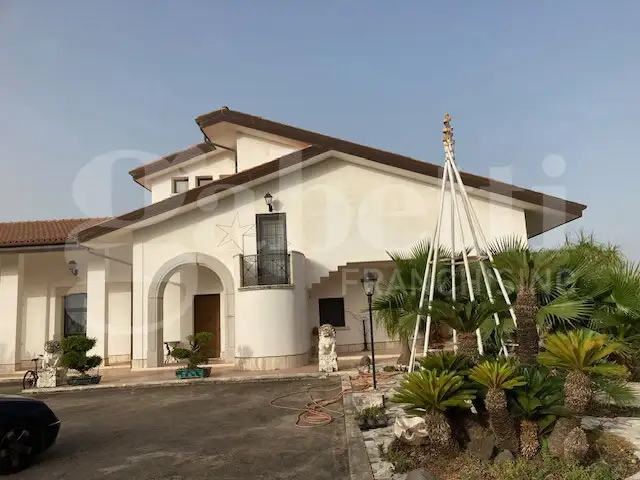Villa - Image 5
