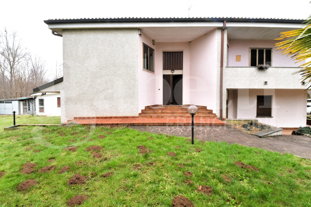 Villa - Image 1
