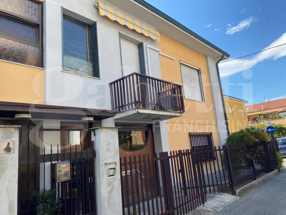 Villa - Image 3