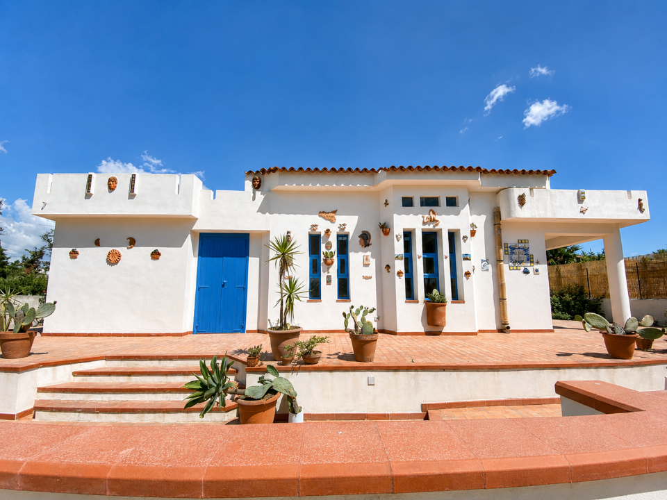 Villa - Image 1