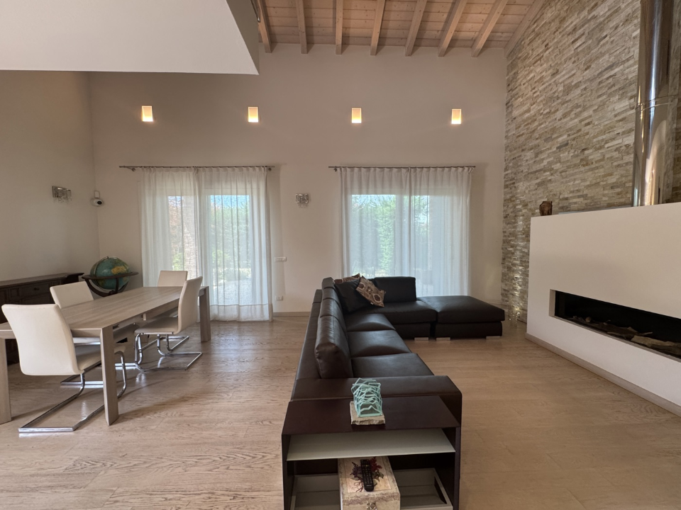 Villa - Image 3