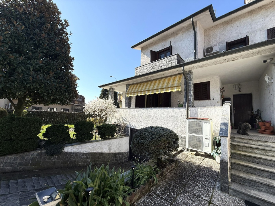 Villa - Image 2