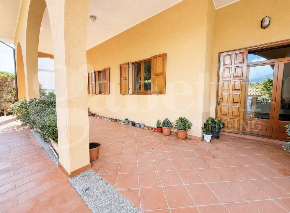 Villa - Image 8