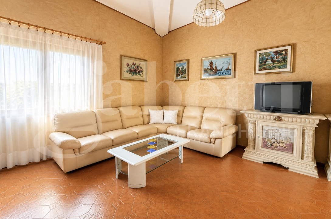 Villa - Image 12