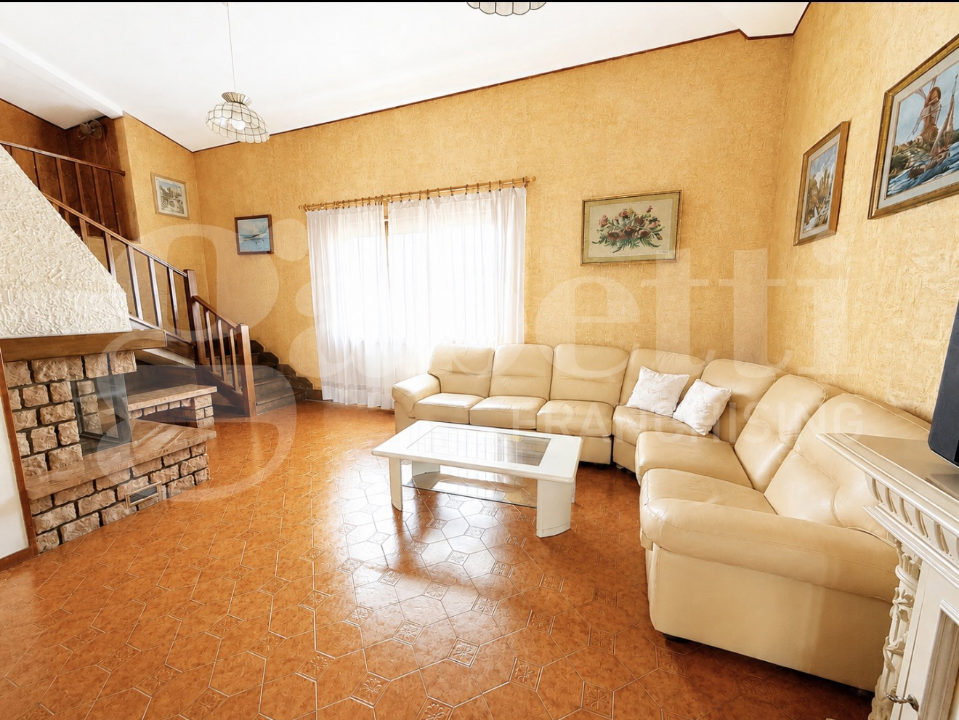 Villa - Image 11