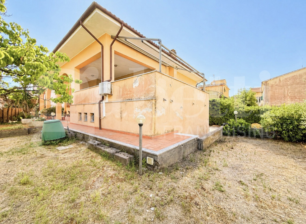 Villa - Image 1