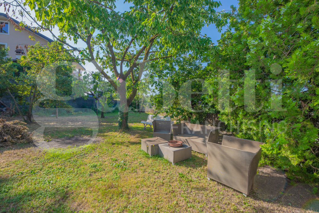 Villa - Image 2