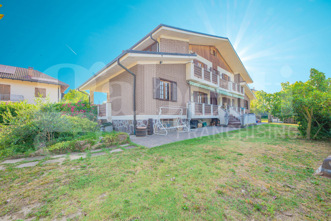 Villa - Image 1