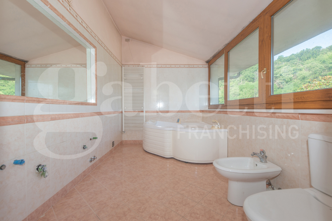 Villa - Image 31