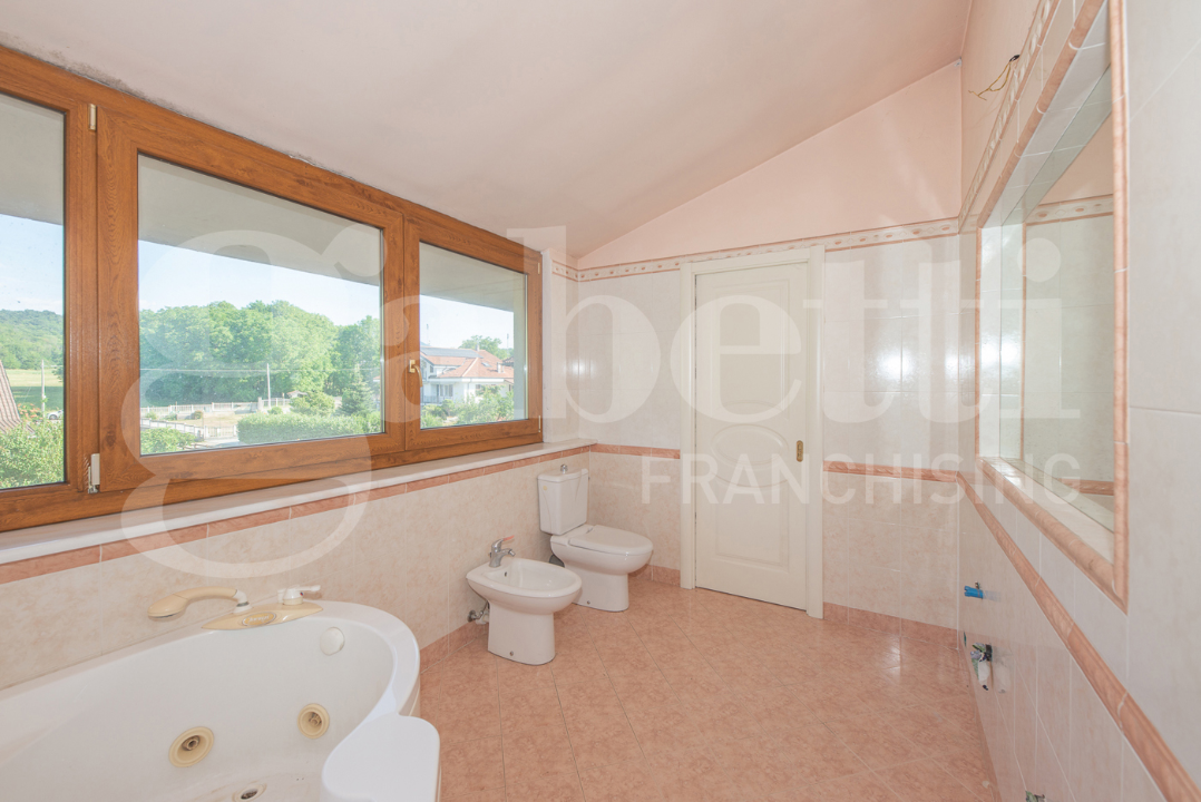 Villa - Image 32