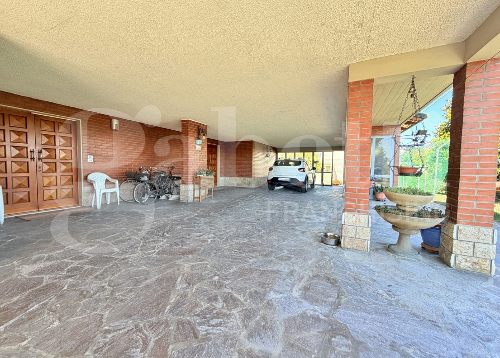 Villa - Image 6