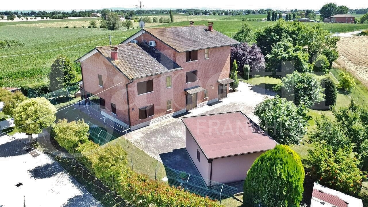 Villa - Image 2