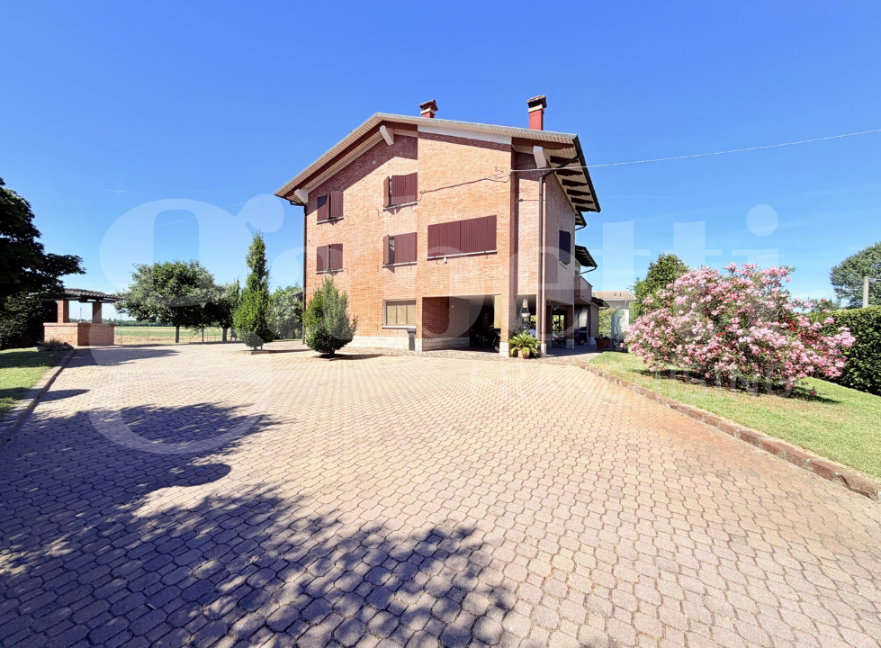 Villa - Image 3