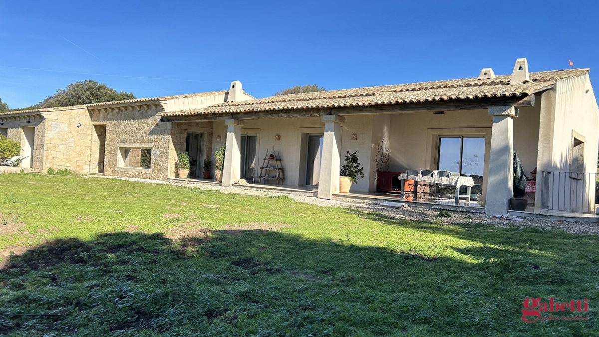 Villa - Image 1