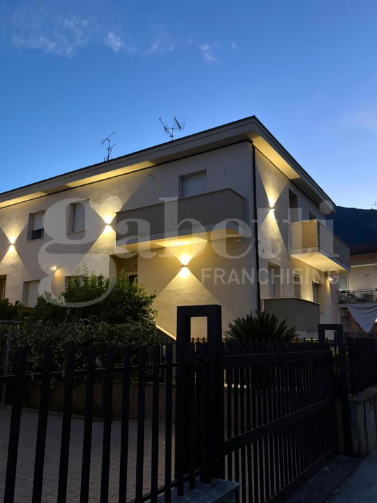 Villa - Image 1