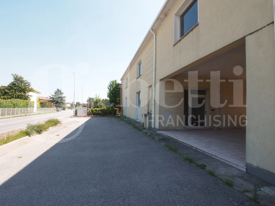 Capannone - Image 40