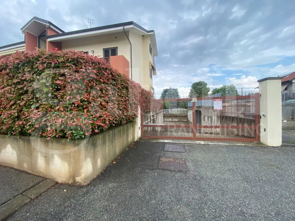 Posto Auto - Image 1