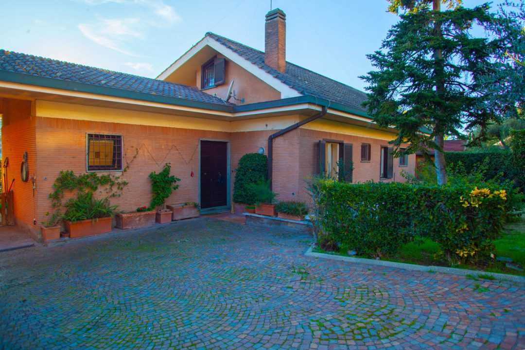 Villa - Image 3
