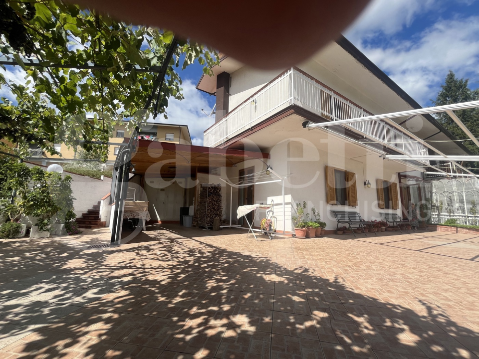 Villa - Image 2