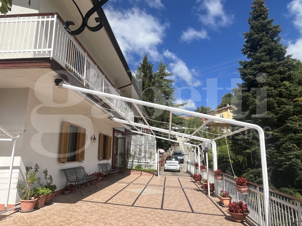 Villa - Image 1
