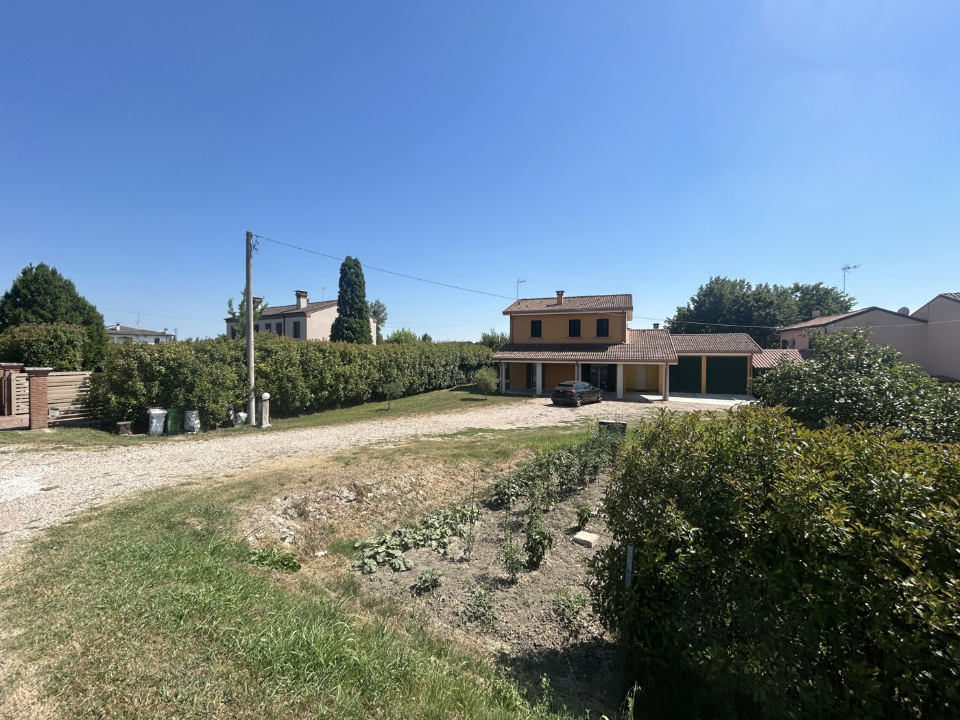 Villa - Image 3