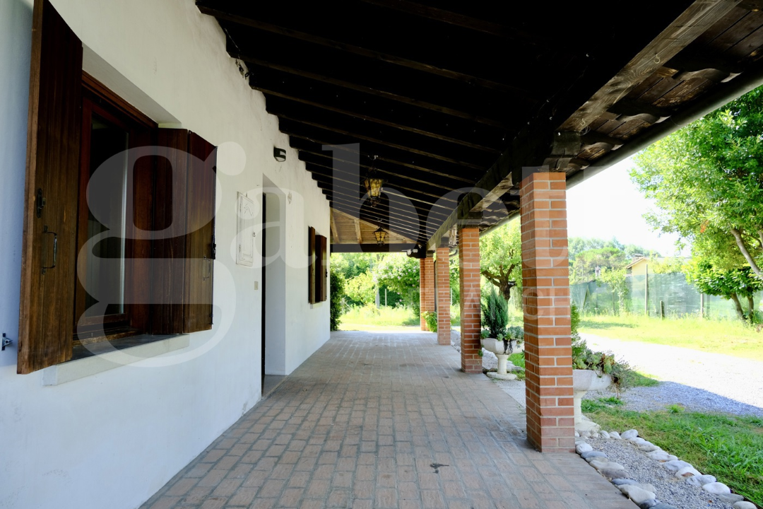 Villa - Image 5