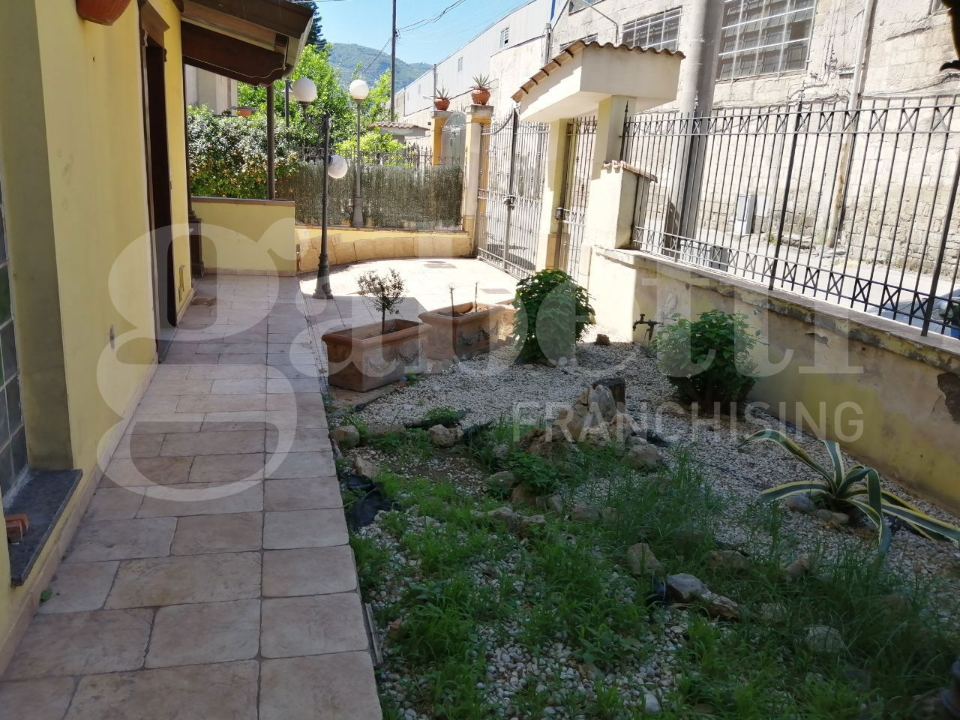 Villa - Image 3