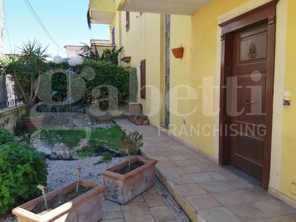 Villa - Image 2