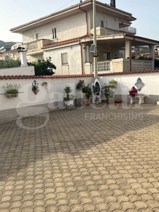 Villa - Image 5