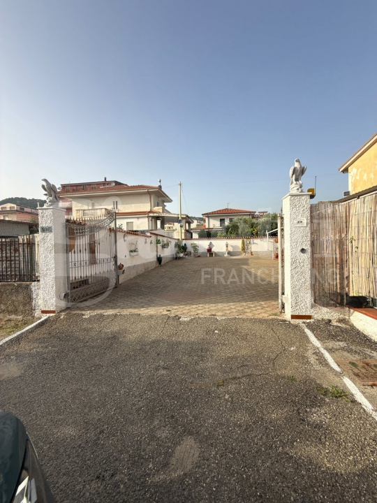 Villa - Image 7