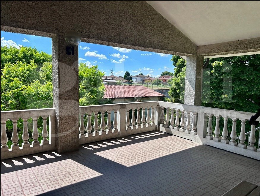 Villa - Image 17