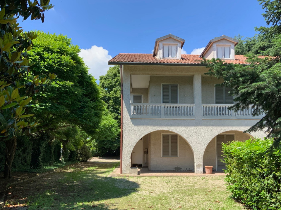 Villa - Image 2