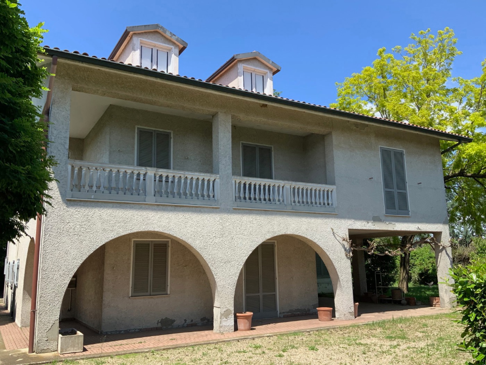 Villa - Image 1