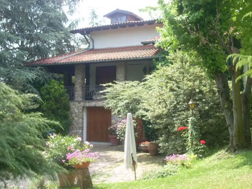 Villa - Image 1