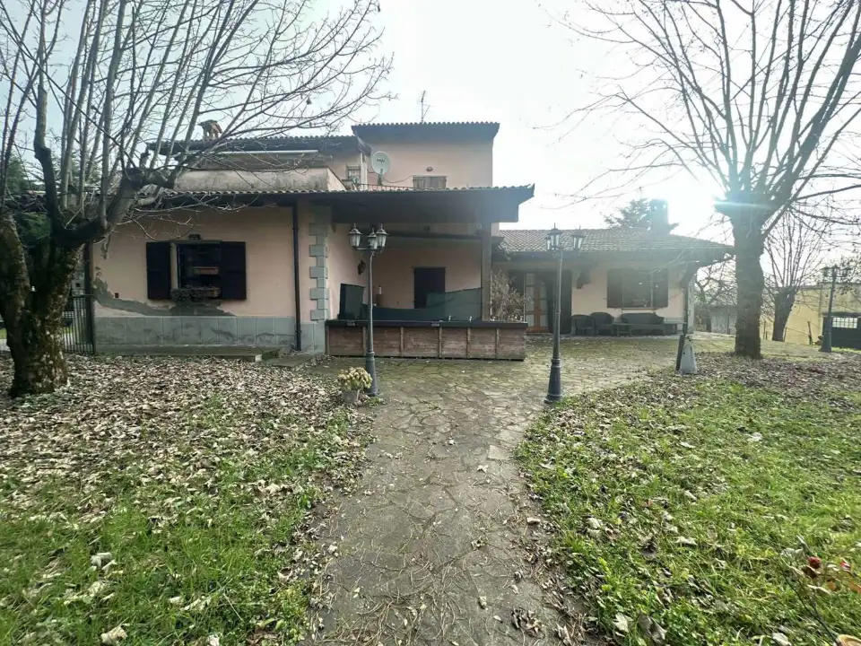 Villa - Image 1