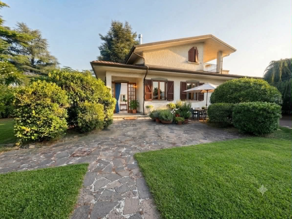 Villa - Image 1