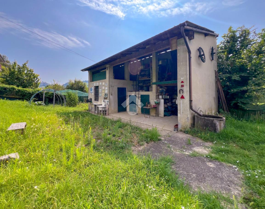 Villa - Image 2