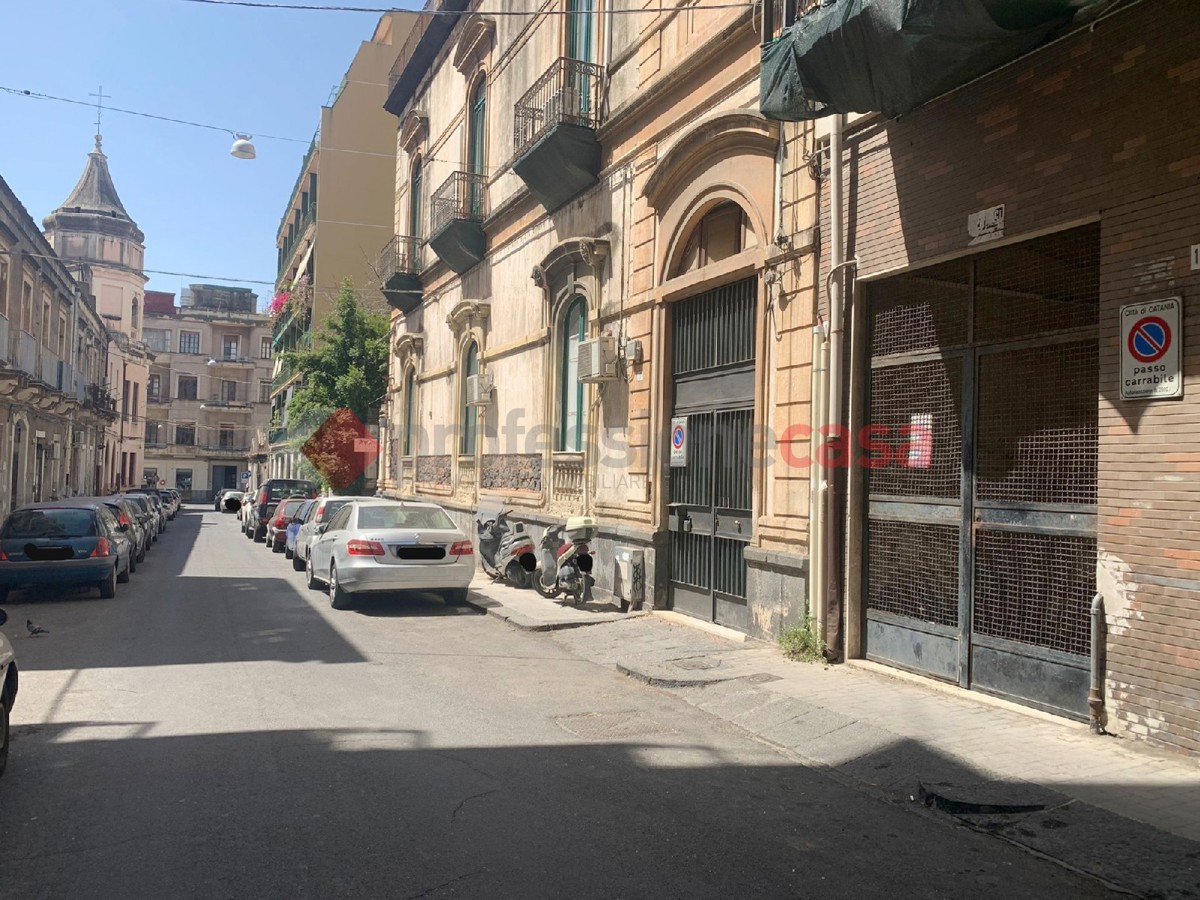 Garage/Box/Posto auto in vendita a Catania (CT)