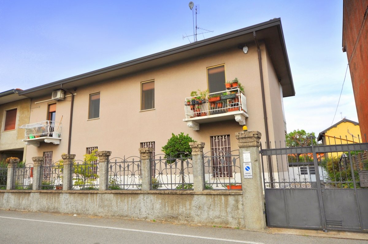 Casa indipendente in vendita a Inveruno (MI)